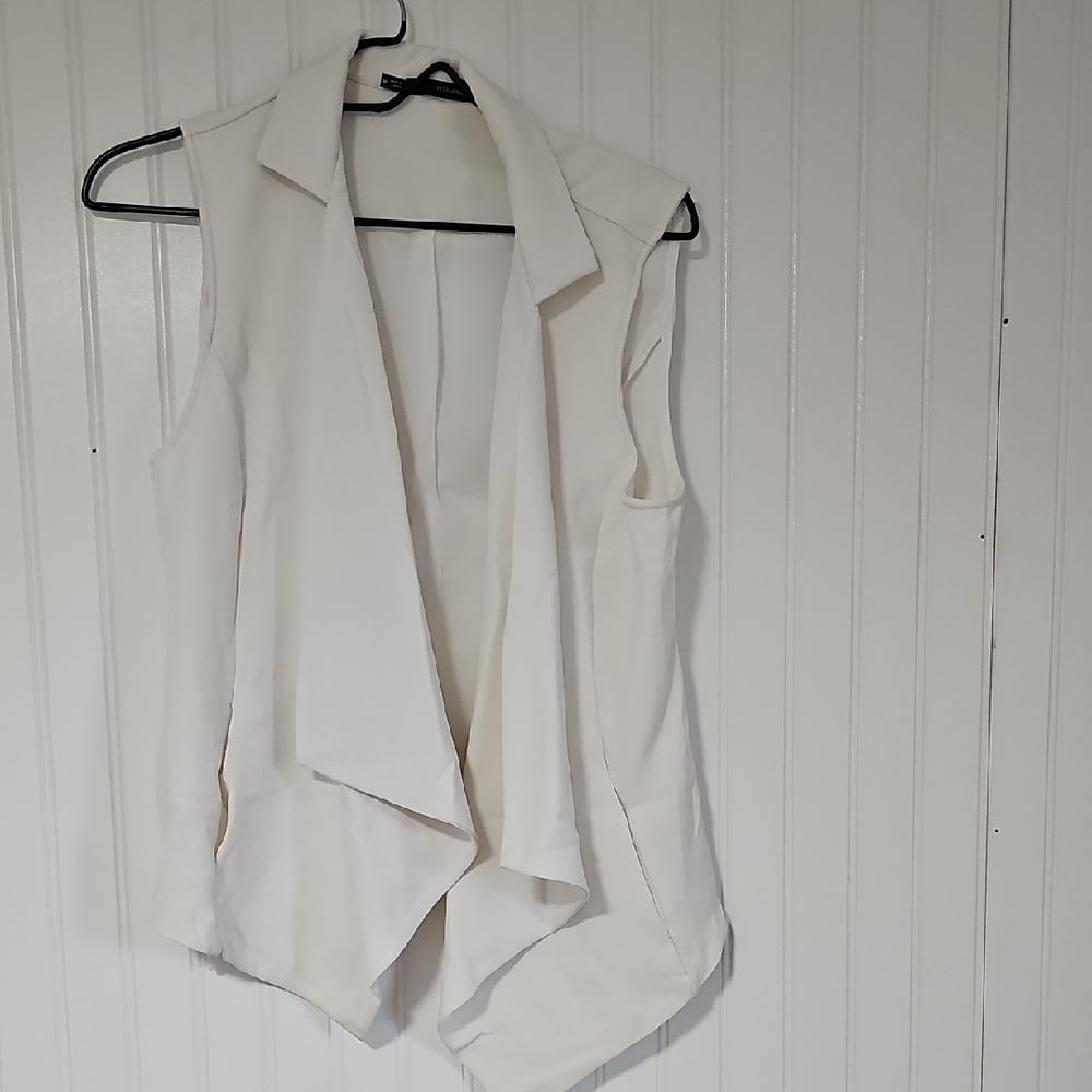 Maurices Cream Sleeveless Vest